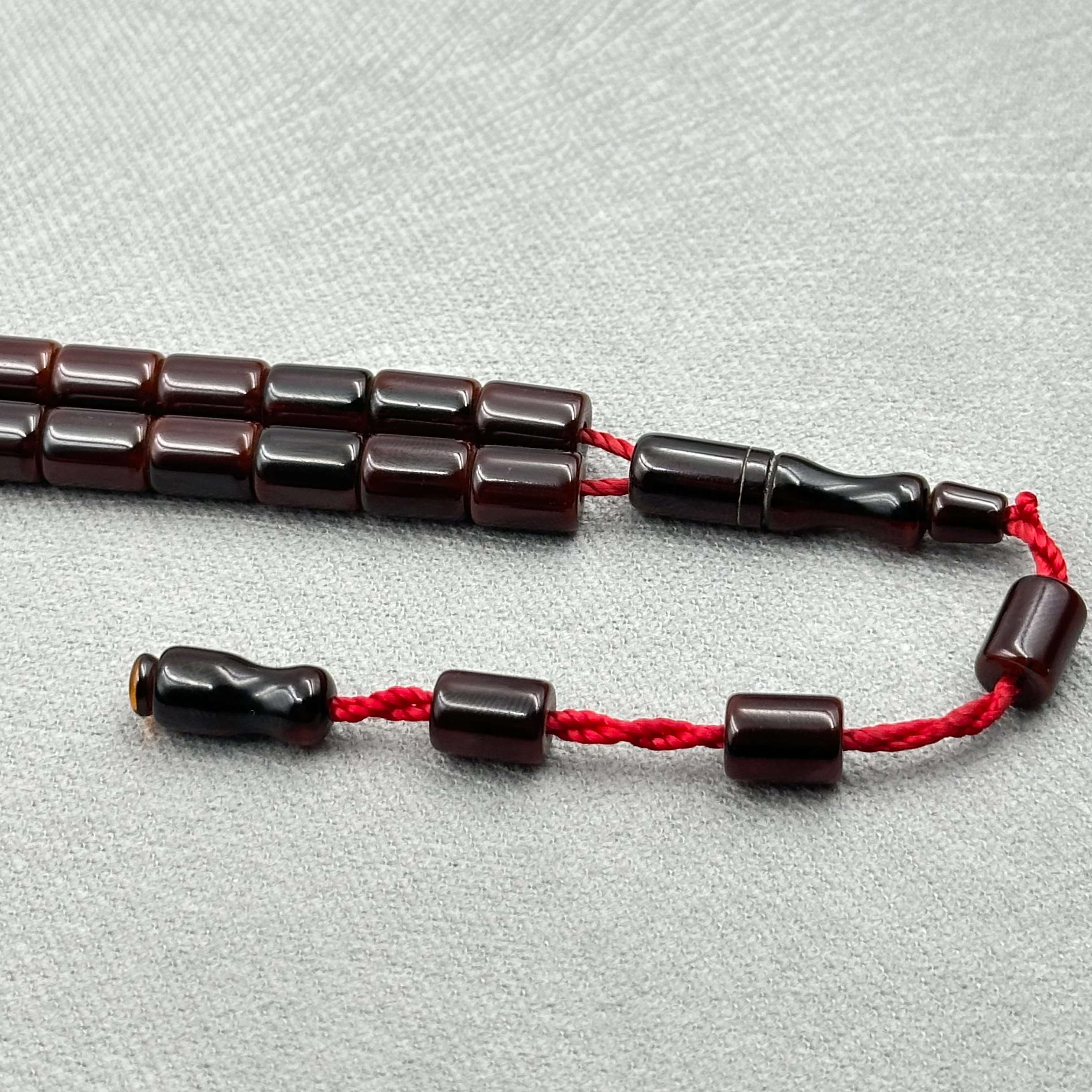 Koyu Kahve Parlak Köşeli Kesim Sıkma Kehribar Tespih